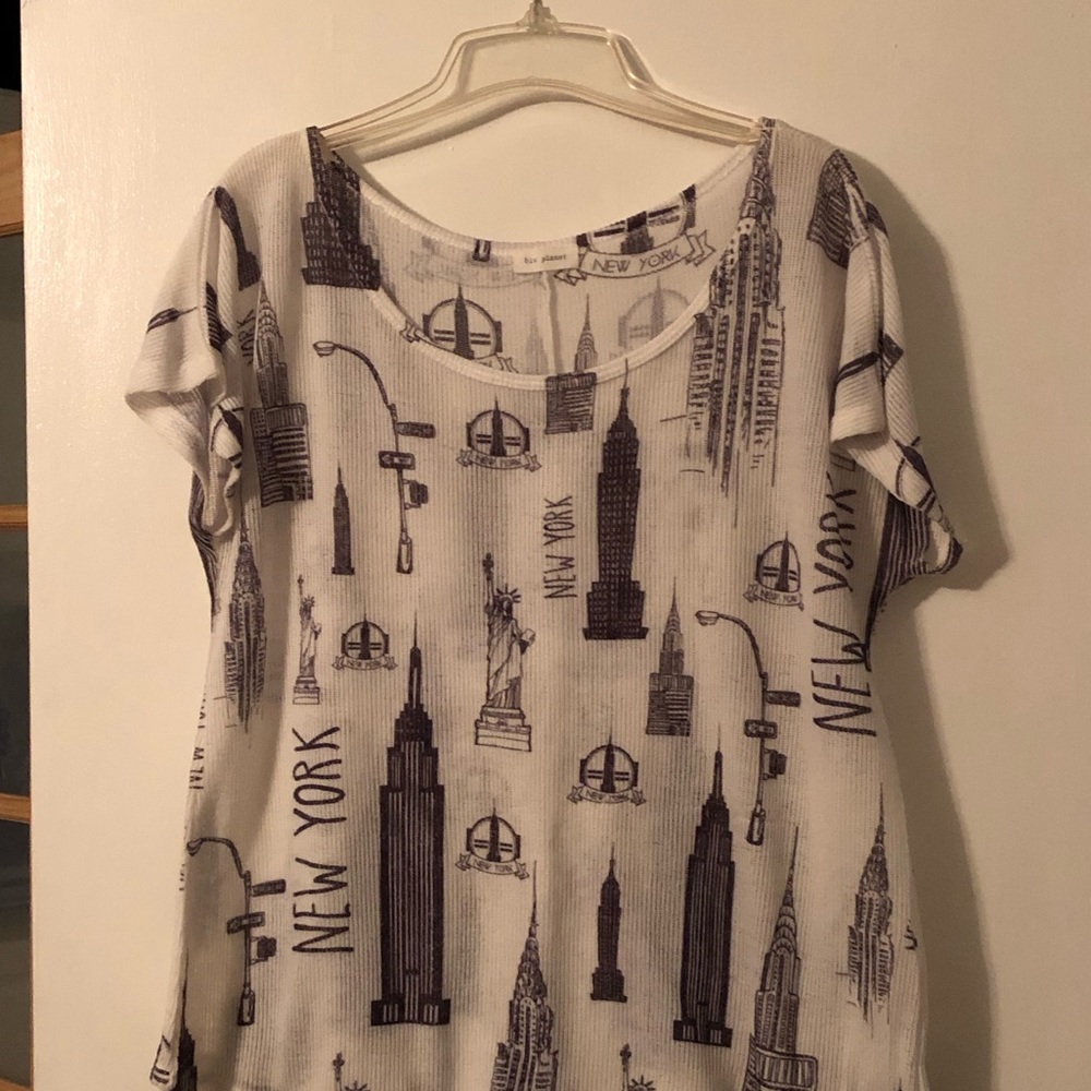 Knit NY scene top